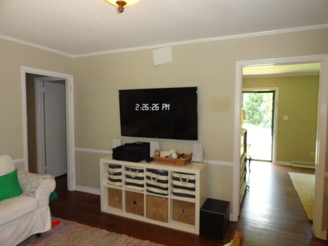 Building Photo - 5531 Farmbrook Dr