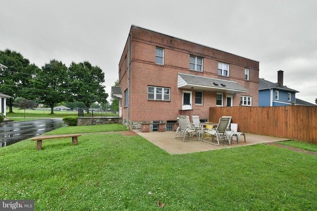 Building Photo - 27 Bysher Ave