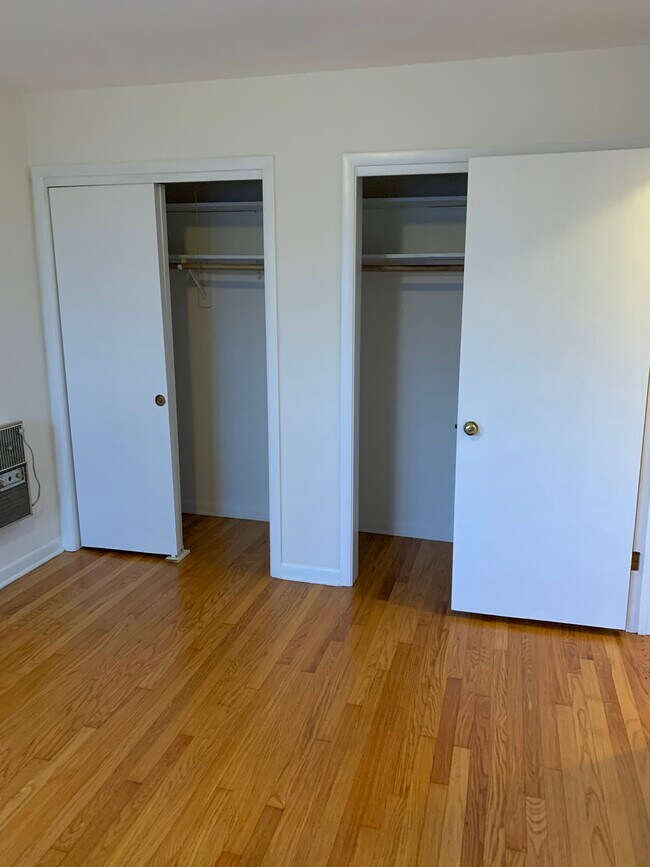 6770 N Sauganash Ave 6770 N Sauganash Ave Chicago IL 60646