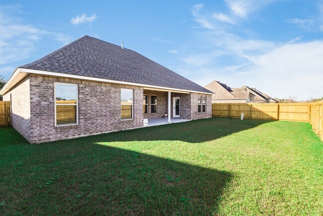 Building Photo - 104 Claystone Rd