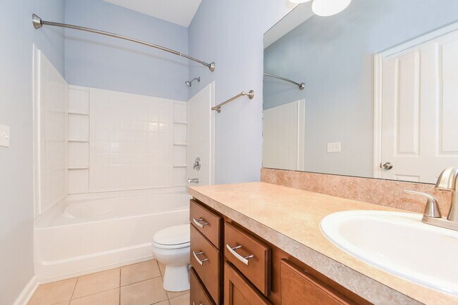 Building Photo - 13019 Sunset Lake Dr