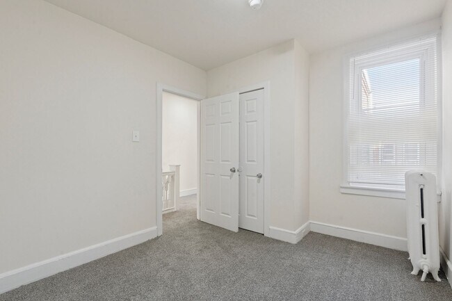 Building Photo - 3953 N 9th St