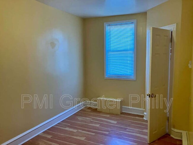 Building Photo - 1705 Bridge St