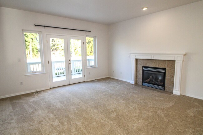 Building Photo - COMING SOON! Beautiful and modern two stor...