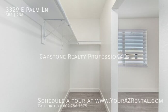 Building Photo - 3329 E Palm Ln