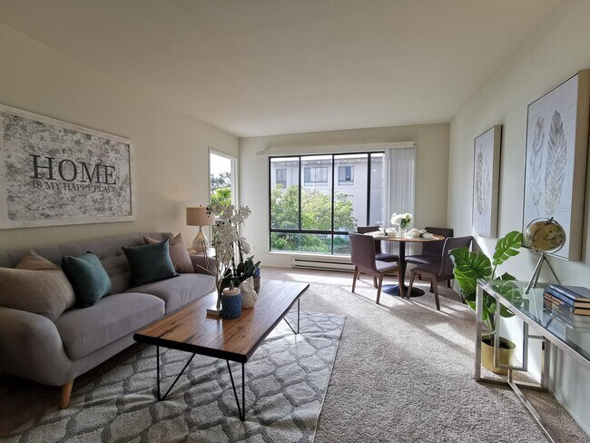 Building Photo - One Bedroom Condo Available in Watergate C...