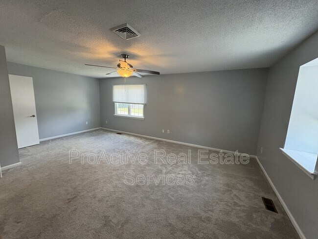 Building Photo - 1501 Antler Cir