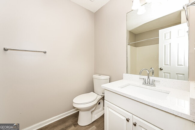 Building Photo - 611 Longstreet Ln