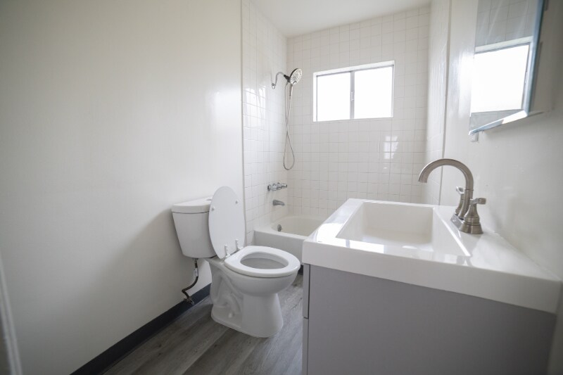 Building Photo - 1315 Ocean Park Blvd