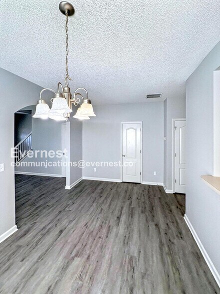 Building Photo - 8622 Thomas Rd