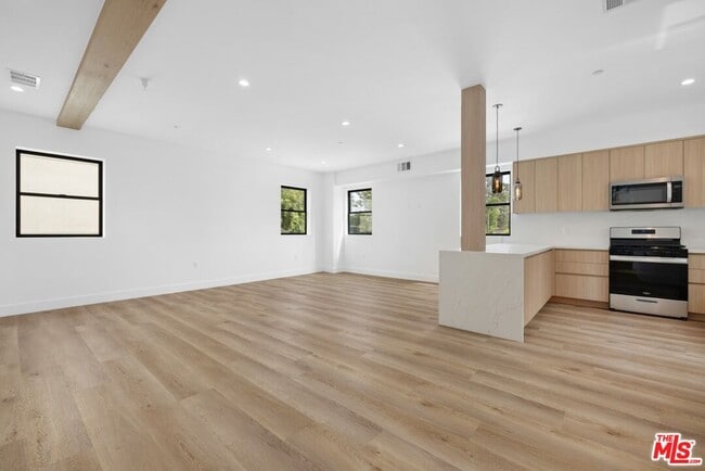 Building Photo - 5543 Calhoun Ave