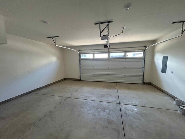 Building Photo - 15271 SW 168th Ave