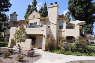 Building Photo - Eastlake Gem