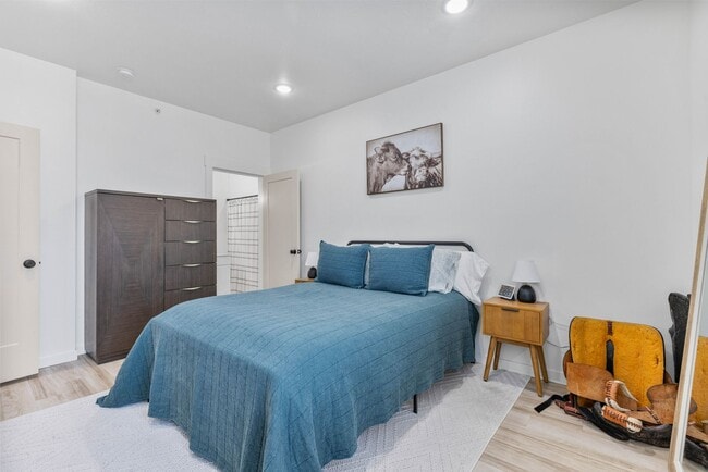 Building Photo - Condo in Rexburg