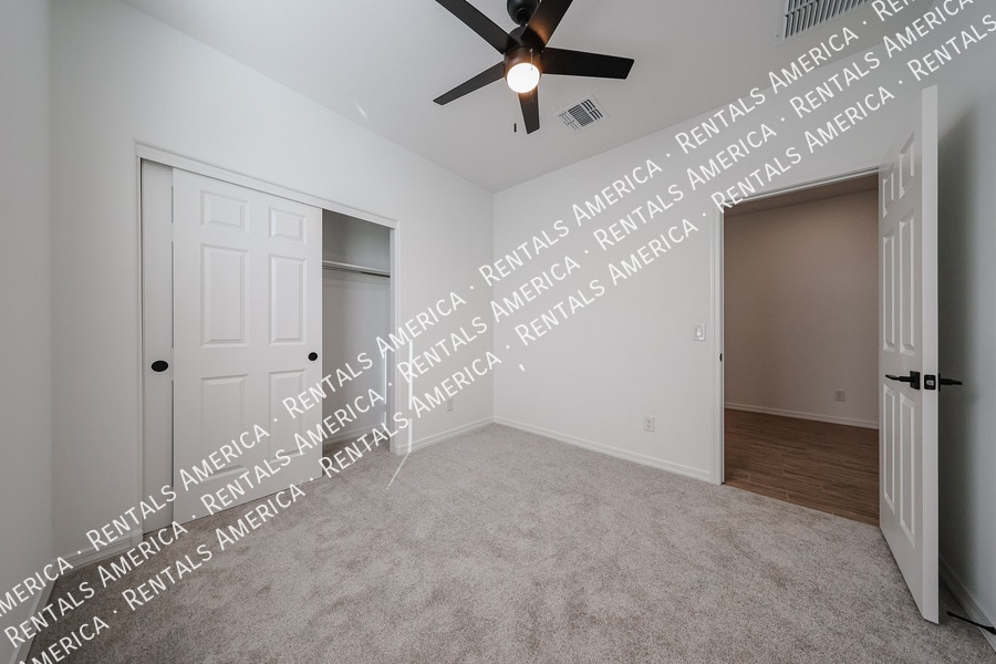 Building Photo - 5528 W McNeil St