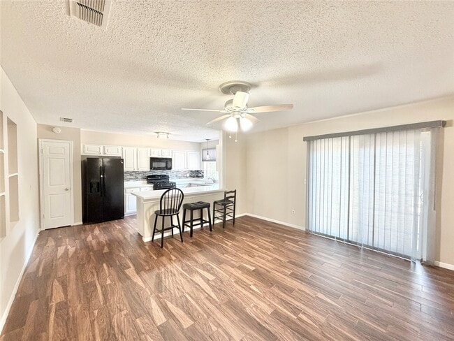 Building Photo - 11223 Willow Field Dr
