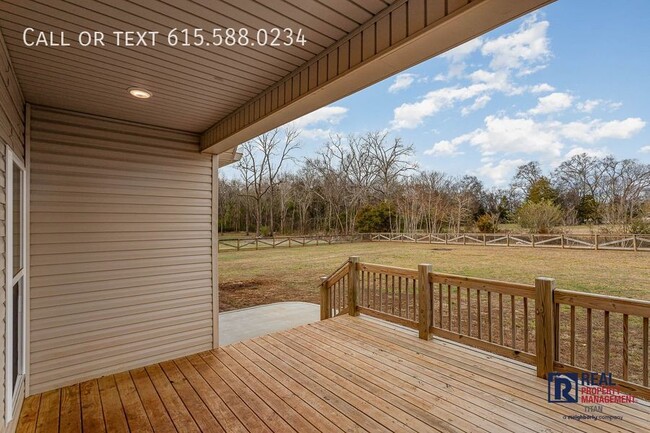 Building Photo - 3BR/2BA Ranch on 1 acre with Fenced Yard a...