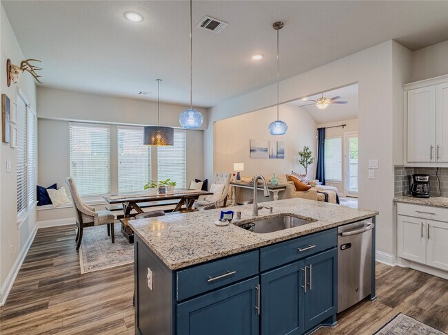 Building Photo - 10923 Texas Rose Dr