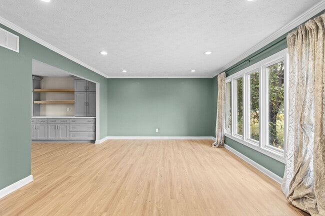 Building Photo - AVAILABLE NOW! Waterfront Living in Carmel! Paddle boat included!