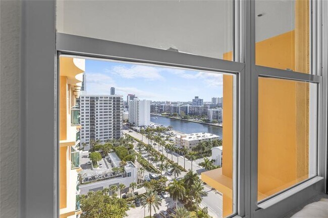 Building Photo - 2501 S Ocean Dr