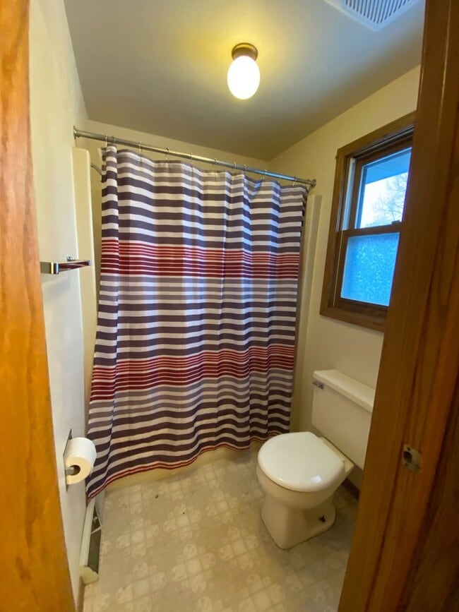 Building Photo - 3053 Wedge Ct