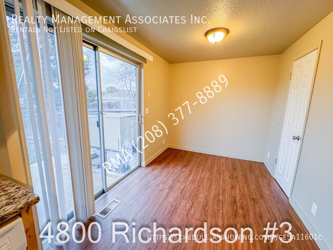 Building Photo - Great Townhouse Located on The Bench!!!