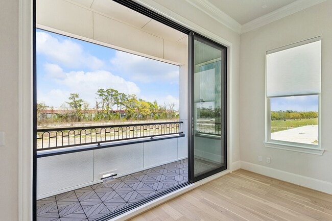 Building Photo - 5917 Cottage Grove Lake Dr