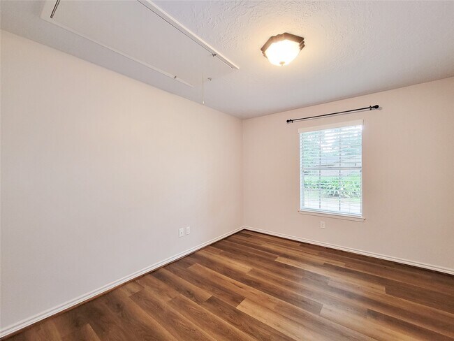 Building Photo - 3735 Hickory Knob Dr