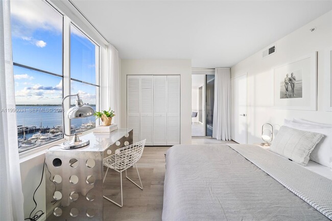 Building Photo - 1900 Sunset Harbour Dr