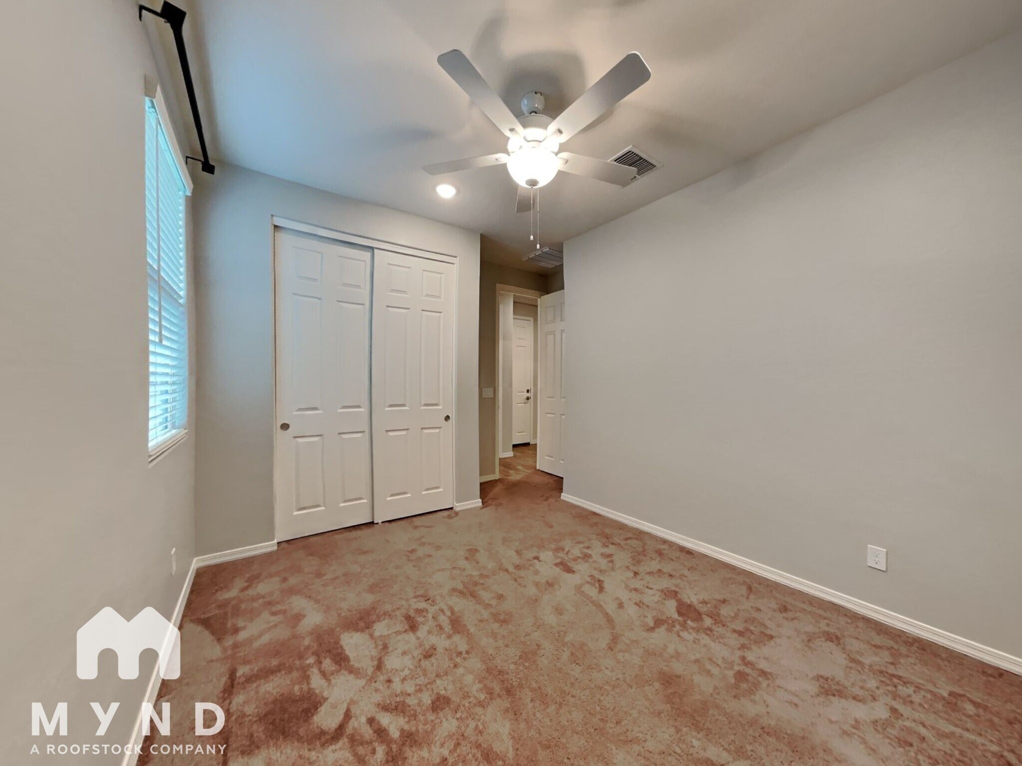 Building Photo - 15093 W Latham St