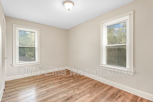 Building Photo - 1499 Briarwood Ave