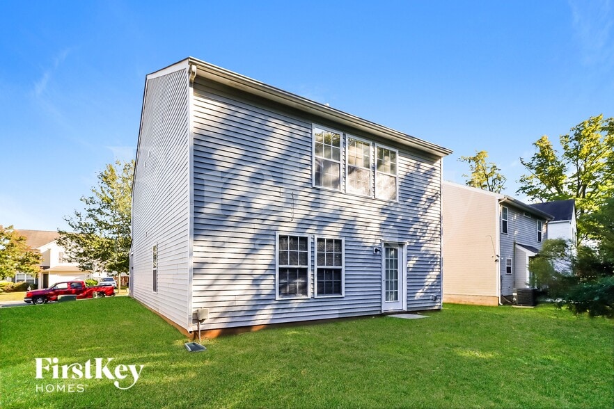 Building Photo - 811 Swearngan Ridge Ct