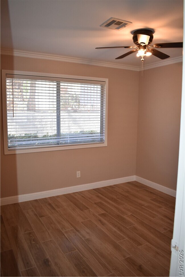 Building Photo - 717 Nectarine Ct