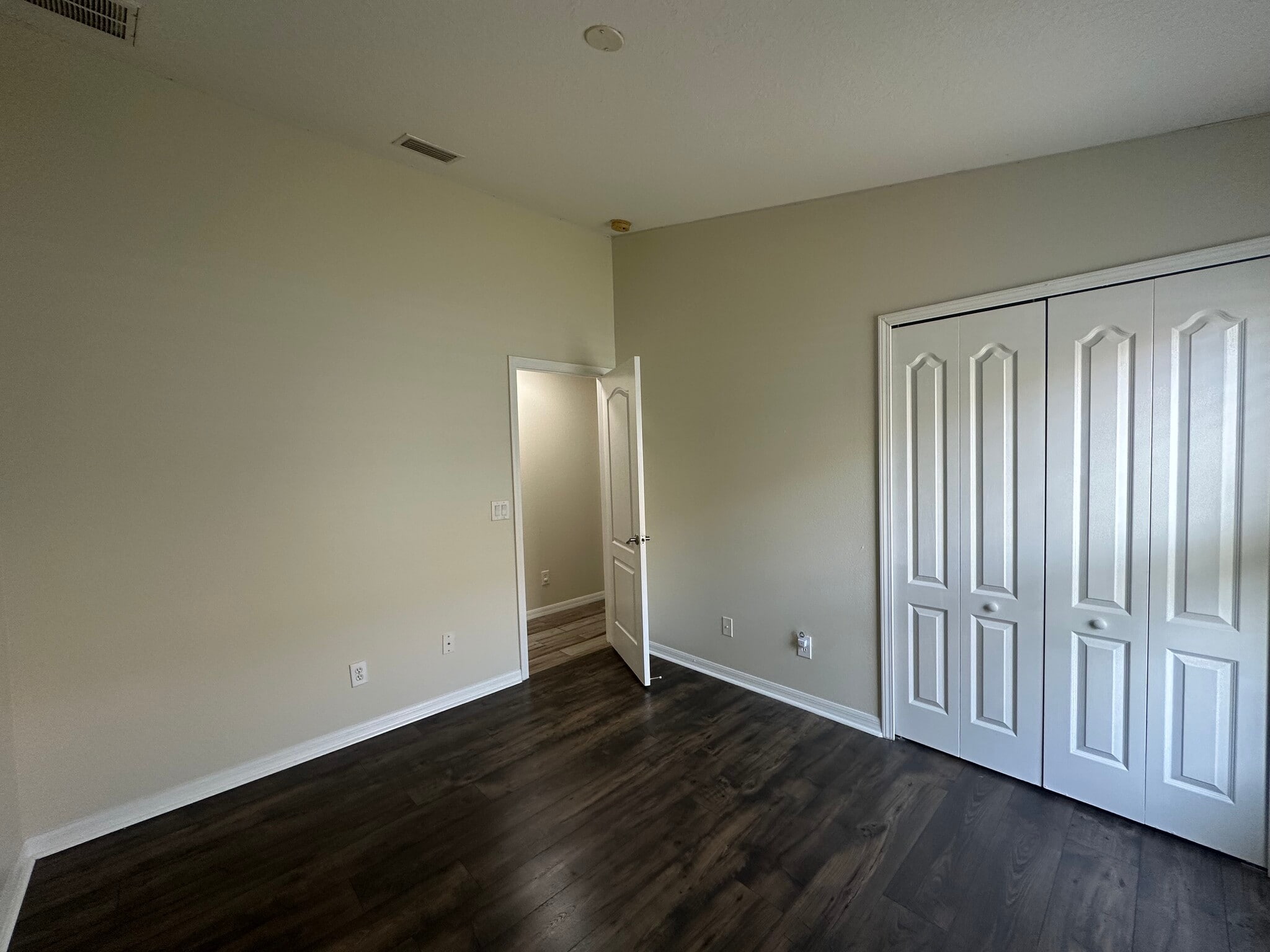 Building Photo - 3145 Dunstable Dr