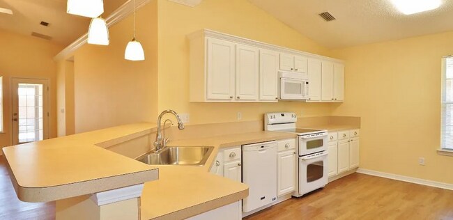 Building Photo - 6340 Ironside Dr S