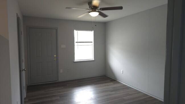 Building Photo - 10209 Wiggins St