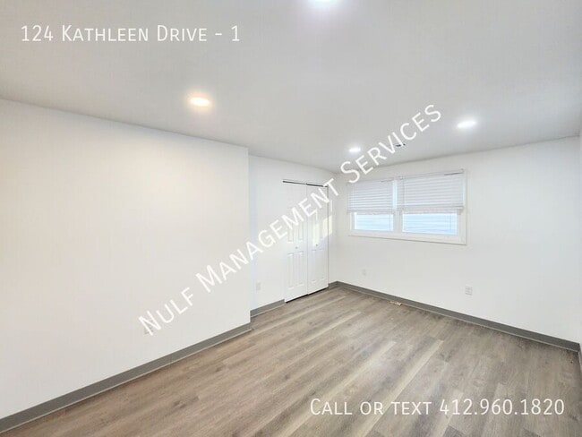 Building Photo - 124 Kathleen Dr