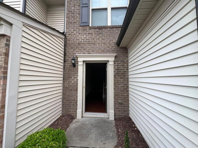 Building Photo - 409 Chanson Dr