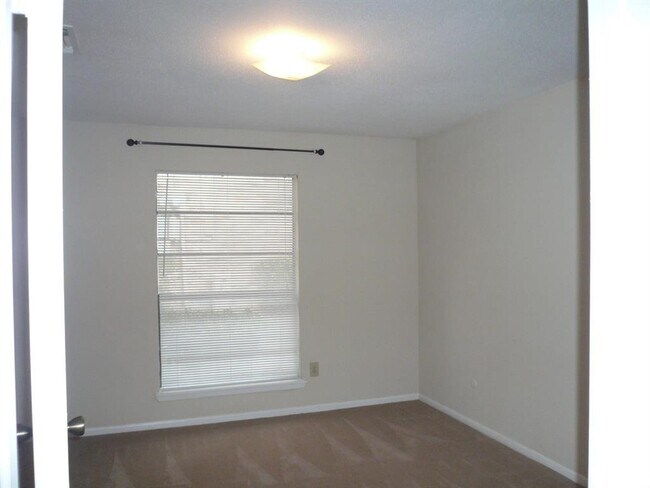 Building Photo - 8801 Hammerly Blvd