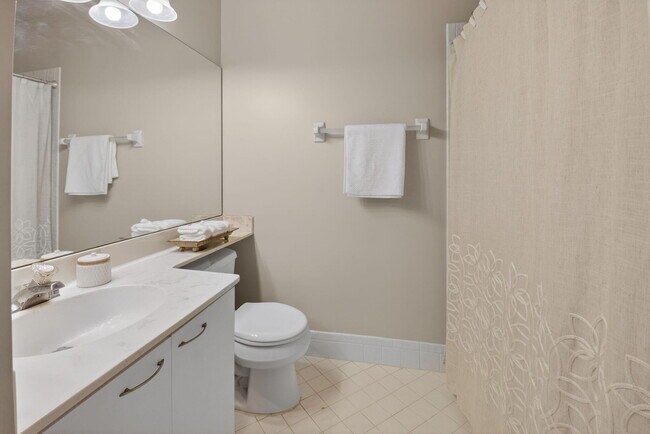 Building Photo - 5155 Europa Dr