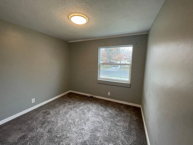 Building Photo - Charming 3 Bed/1 Bath Home!