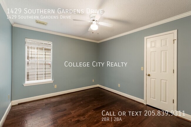 Building Photo - 1429 Southern Gardens Dr