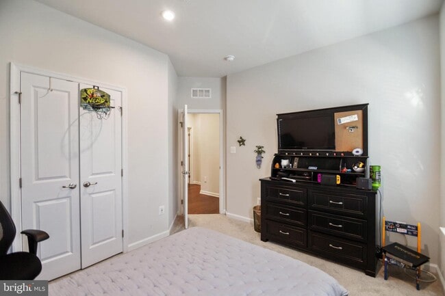 Building Photo - 7843 Otterbein Way