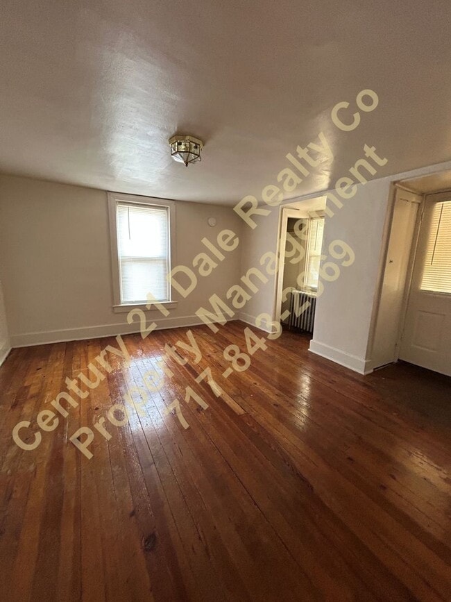 Building Photo - 362 W Broadway