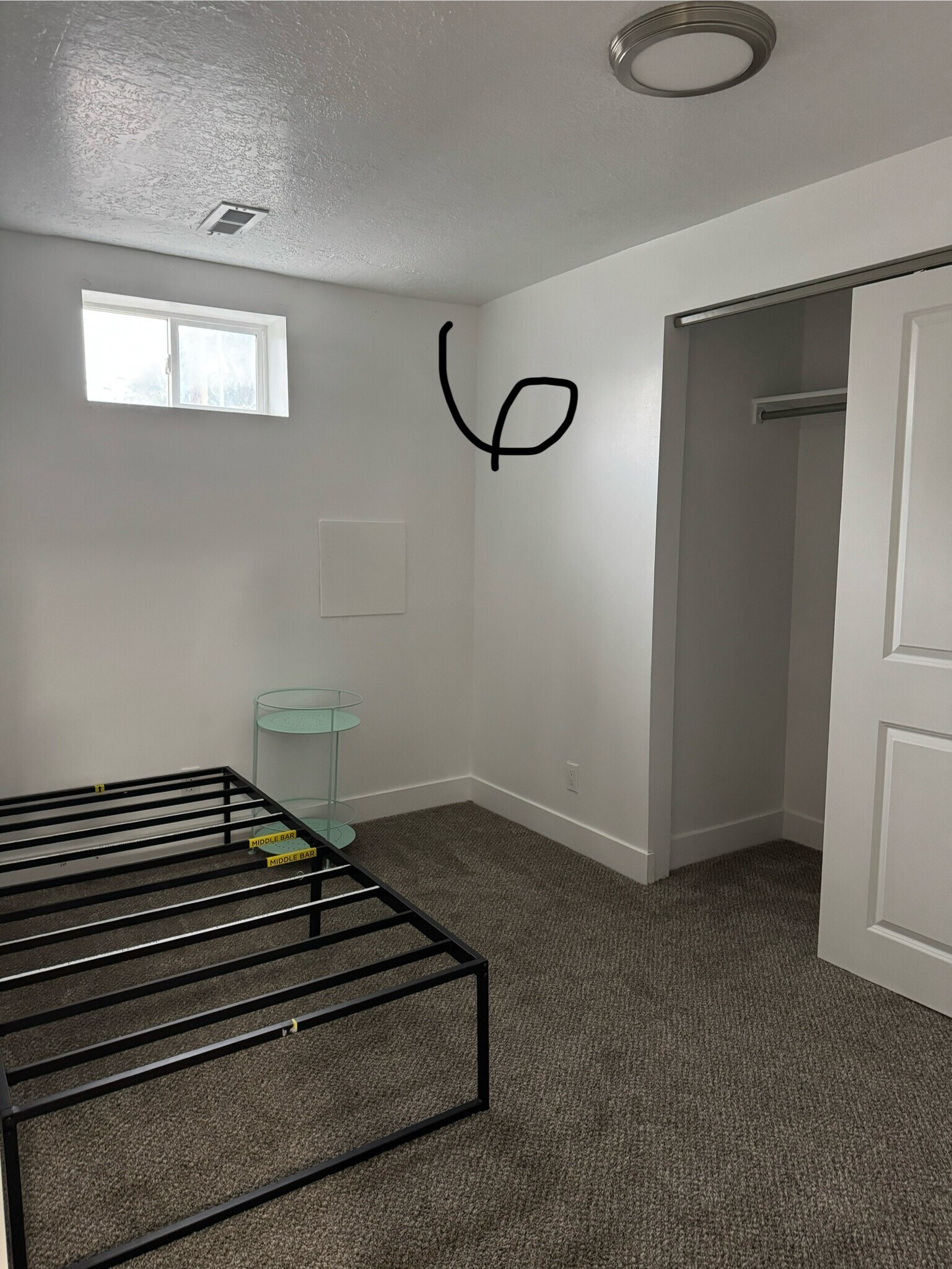 Room 6 - 883 E Sego Lily Dr