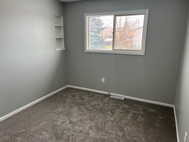 Building Photo - 1801 Breck Ave