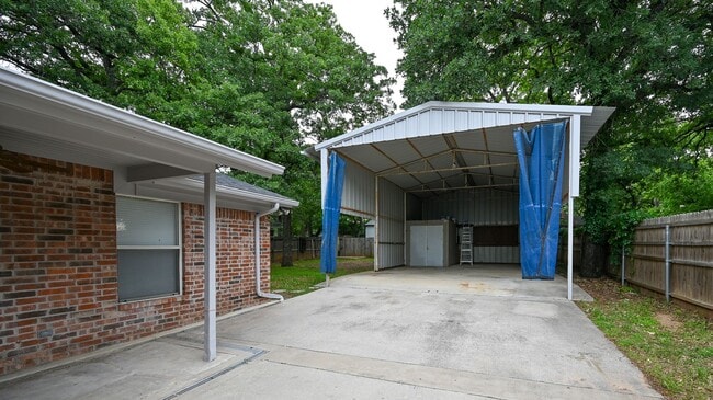Building Photo - Charming 3 Bedroom 2 Bath, Decatur TX