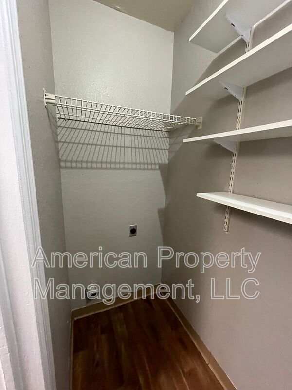 Building Photo - 13120 E 44th St