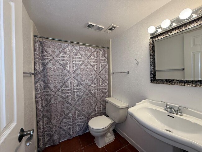 Building Photo - 2250 Bering Dr