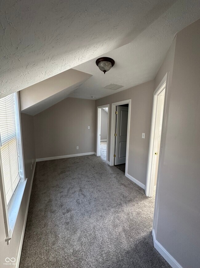 Building Photo - 549 N Belmont Ave